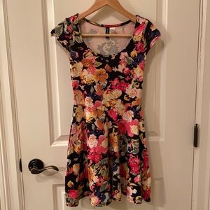 Divided by H&M Skater Floral Cap Sleeved Dress